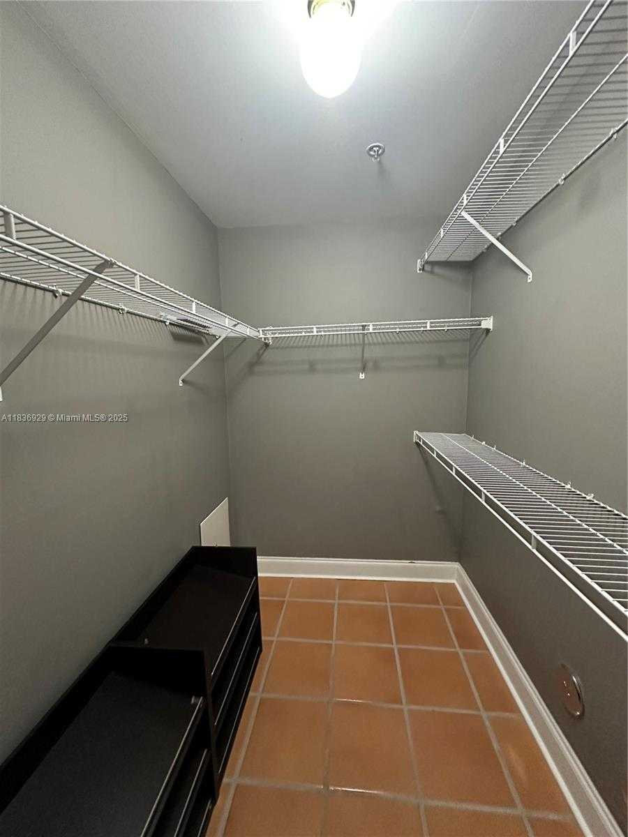 Small Image of 323 NAVARRE AVE #103, Coral Gables Number 18