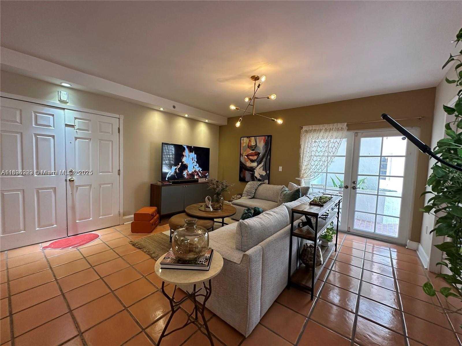 Small Image of 323 NAVARRE AVE #103, Coral Gables Number 5