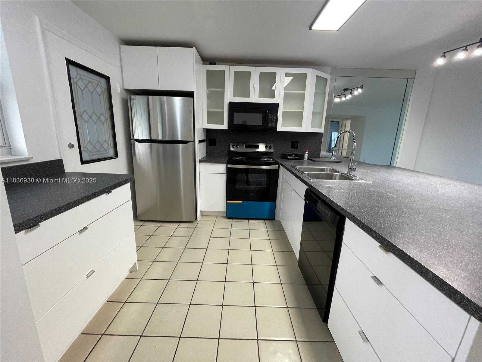 Small Image of 3600 NORTH EAST 170TH ST #111, North Miami Beach Number 4
