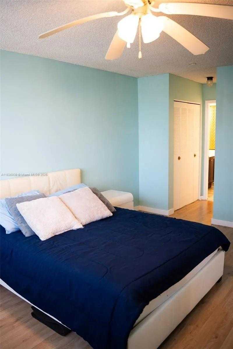 Small Image of 16410 MIAMI DR #509, North Miami Beach Number 10
