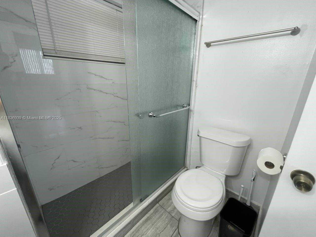 Small Image of 16410 MIAMI DR #509, North Miami Beach Number 16