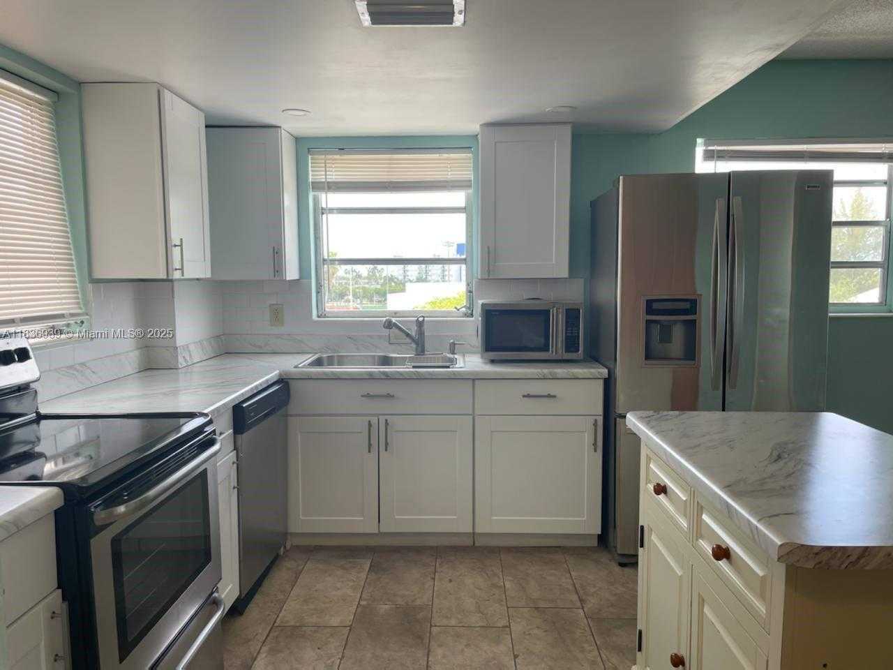 Small Image of 16410 MIAMI DR #509, North Miami Beach Number 18