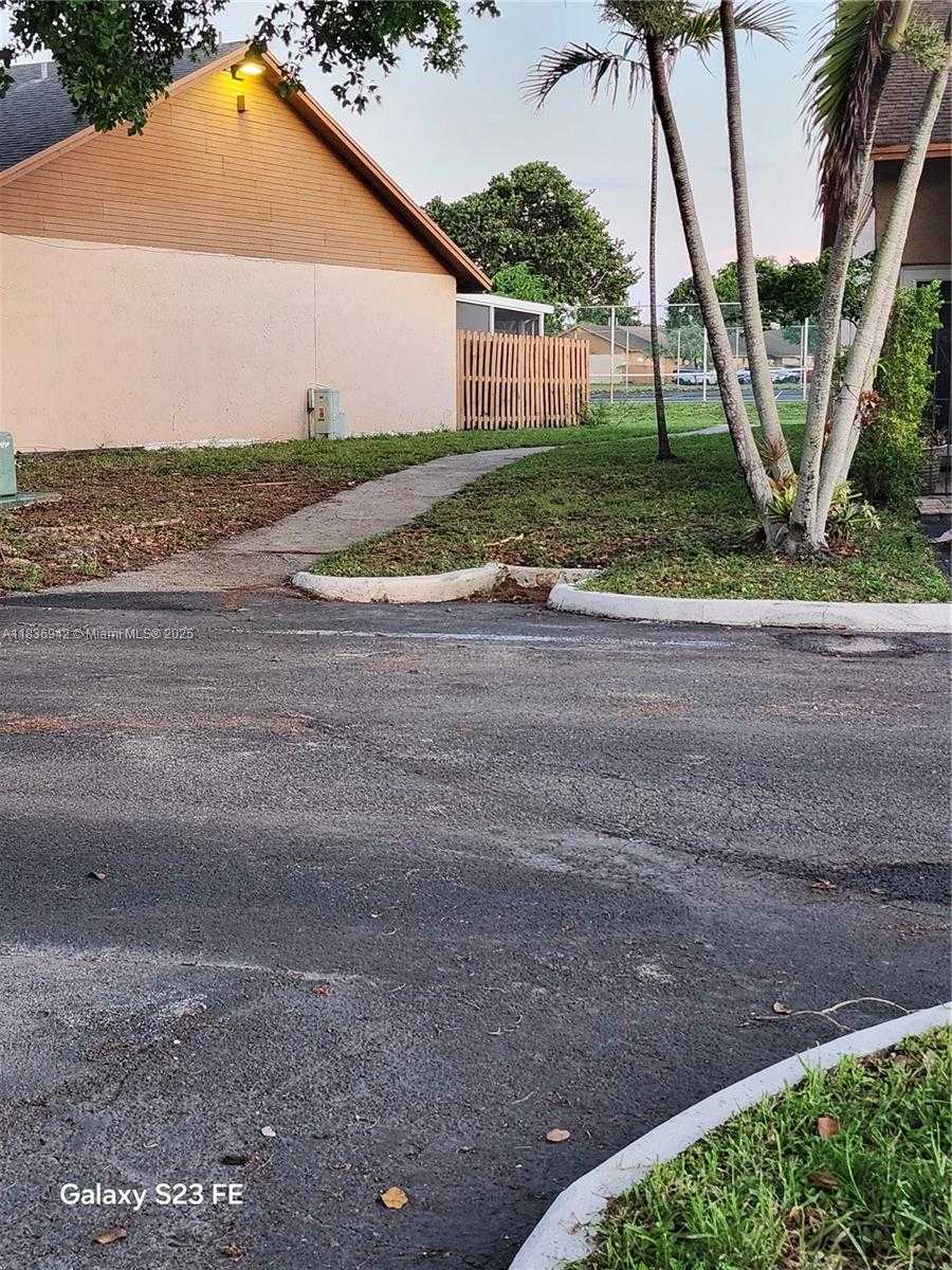 Small Image of 6743 NORTH WEST 192ND LN #6743, Hialeah Number 18
