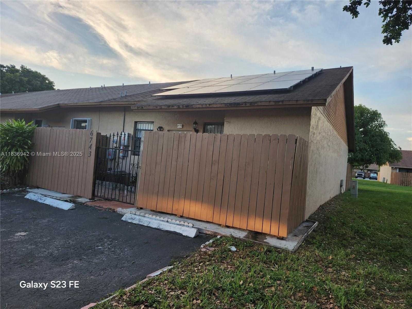 Small Image of 6743 NORTH WEST 192ND LN #6743, Hialeah Number 4