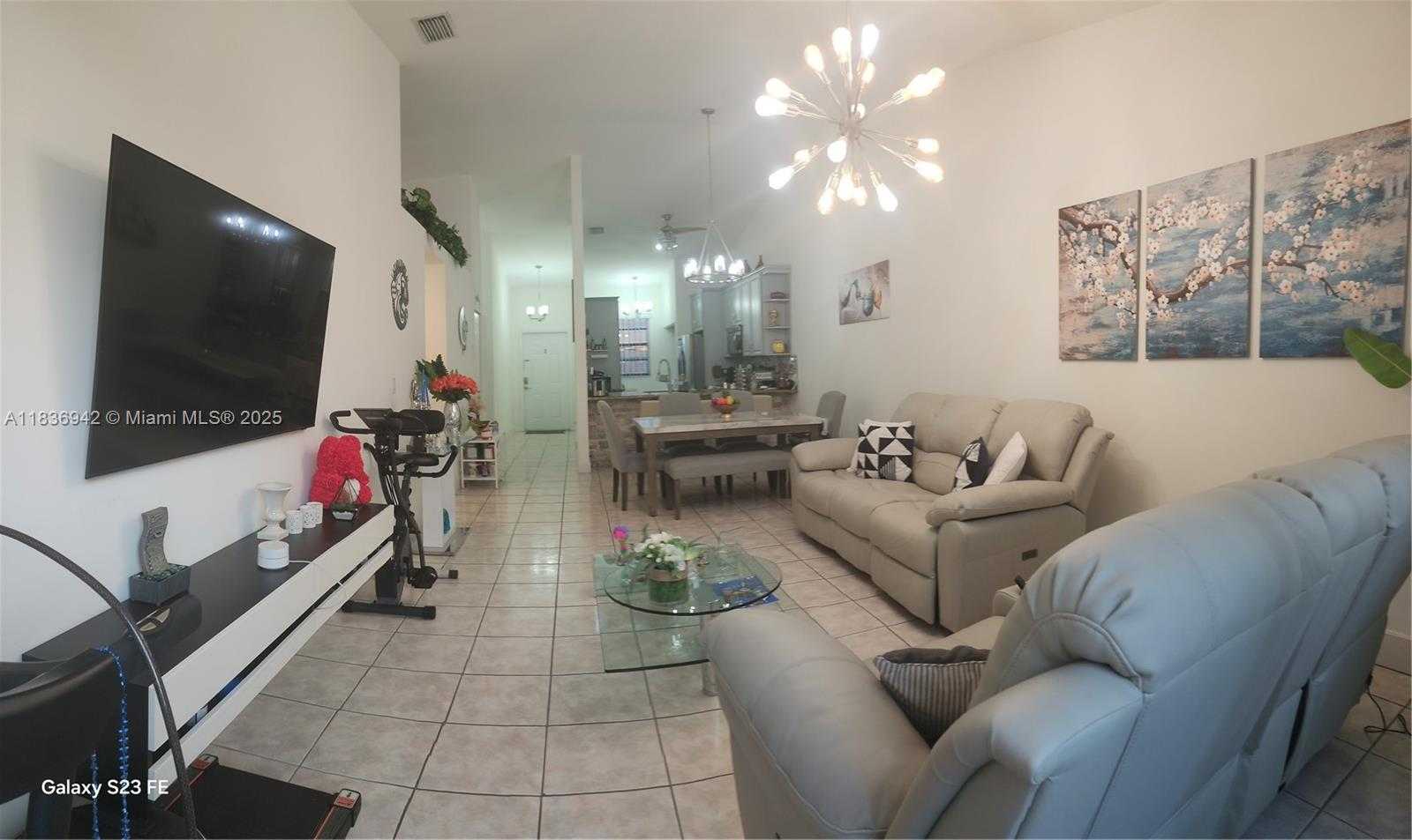 Small Image of 6743 NORTH WEST 192ND LN #6743, Hialeah Number 5