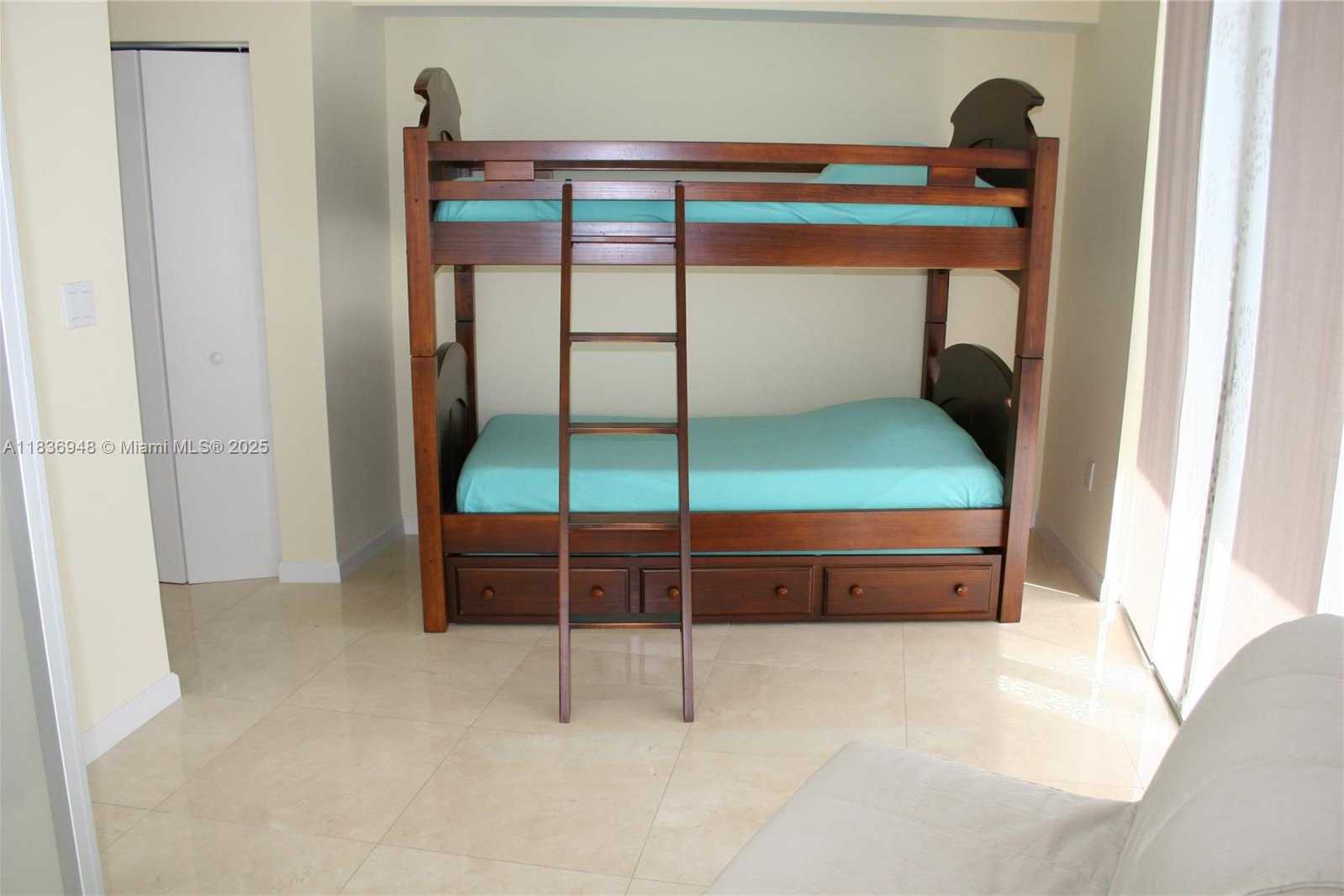 Small Image of 1750 NORTH BAYSHORE DR #1702, Miami Number 17