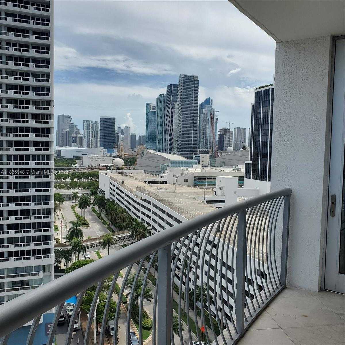 Small Image of 1750 NORTH BAYSHORE DR #1702, Miami Number 3