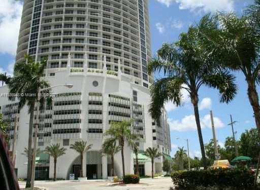 Small Image of 1750 NORTH BAYSHORE DR #1702, Miami Number 4