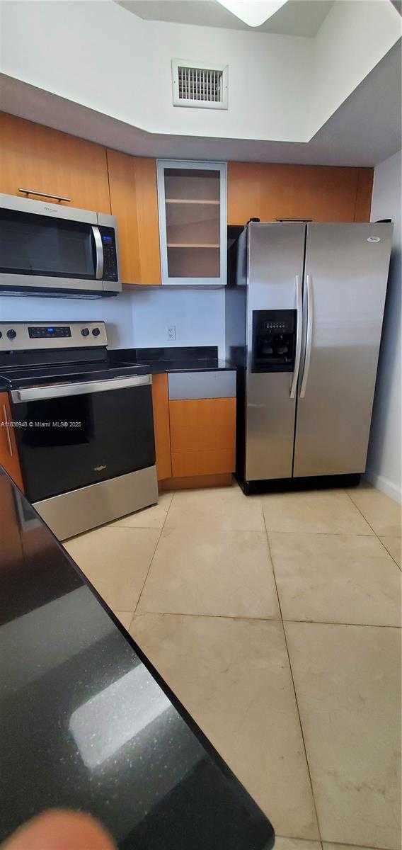 Small Image of 1750 NORTH BAYSHORE DR #1702, Miami Number 9