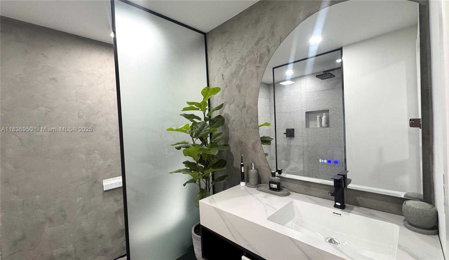 Small Image of 405 NORTH HIBISCUS DR #203, Miami Beach Number 10