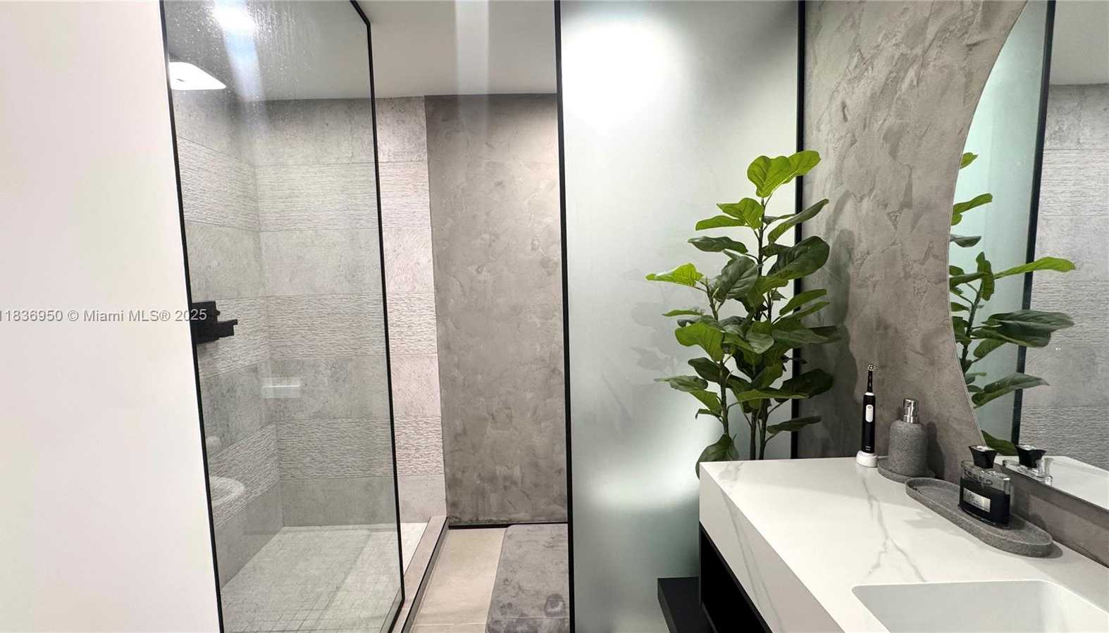 Small Image of 405 NORTH HIBISCUS DR #203, Miami Beach Number 11