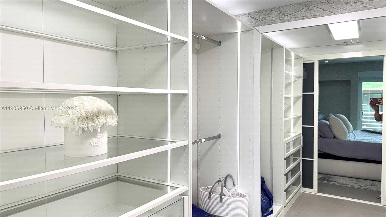 Small Image of 405 NORTH HIBISCUS DR #203, Miami Beach Number 13