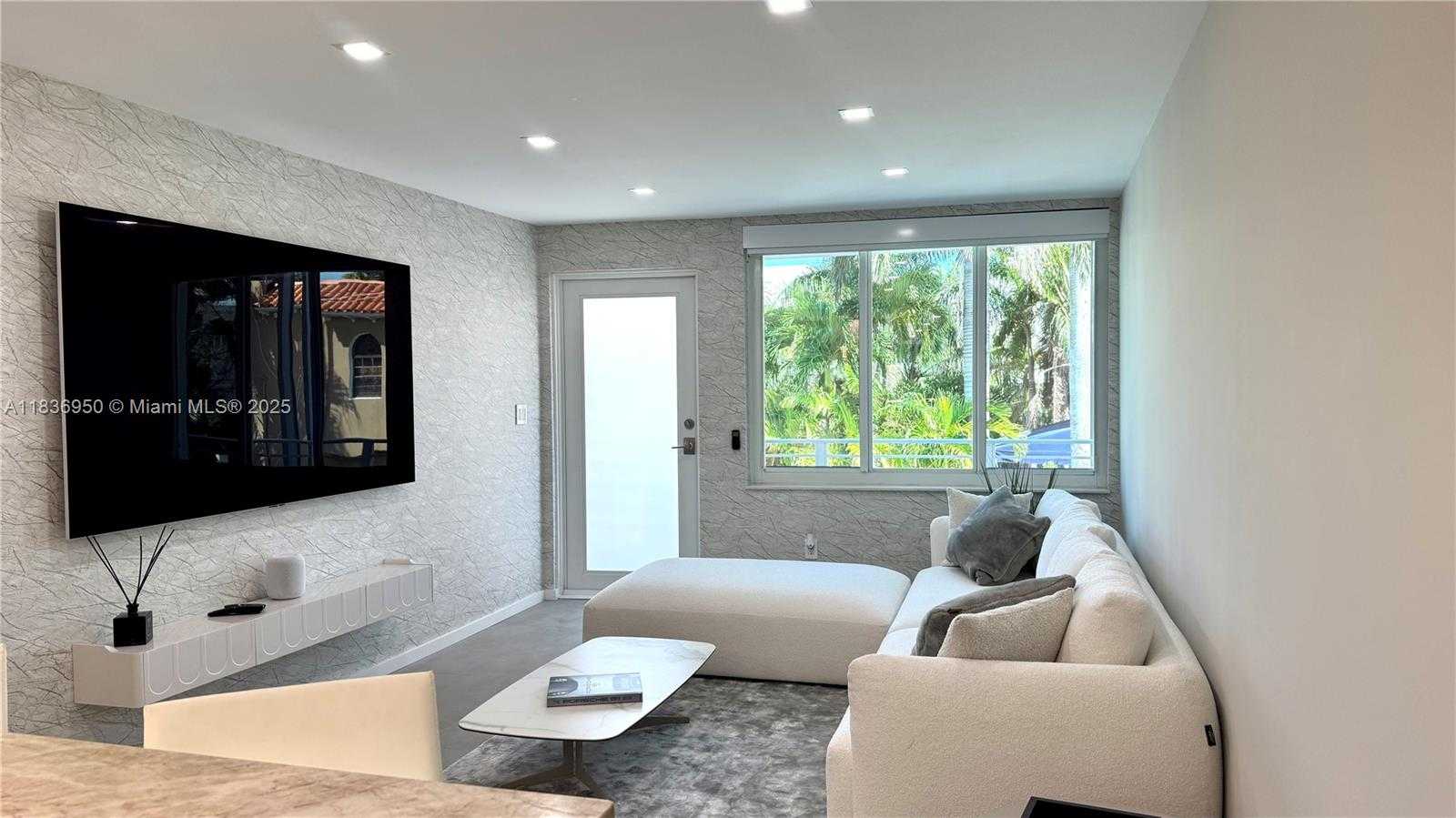 Small Image of 405 NORTH HIBISCUS DR #203, Miami Beach Number 2