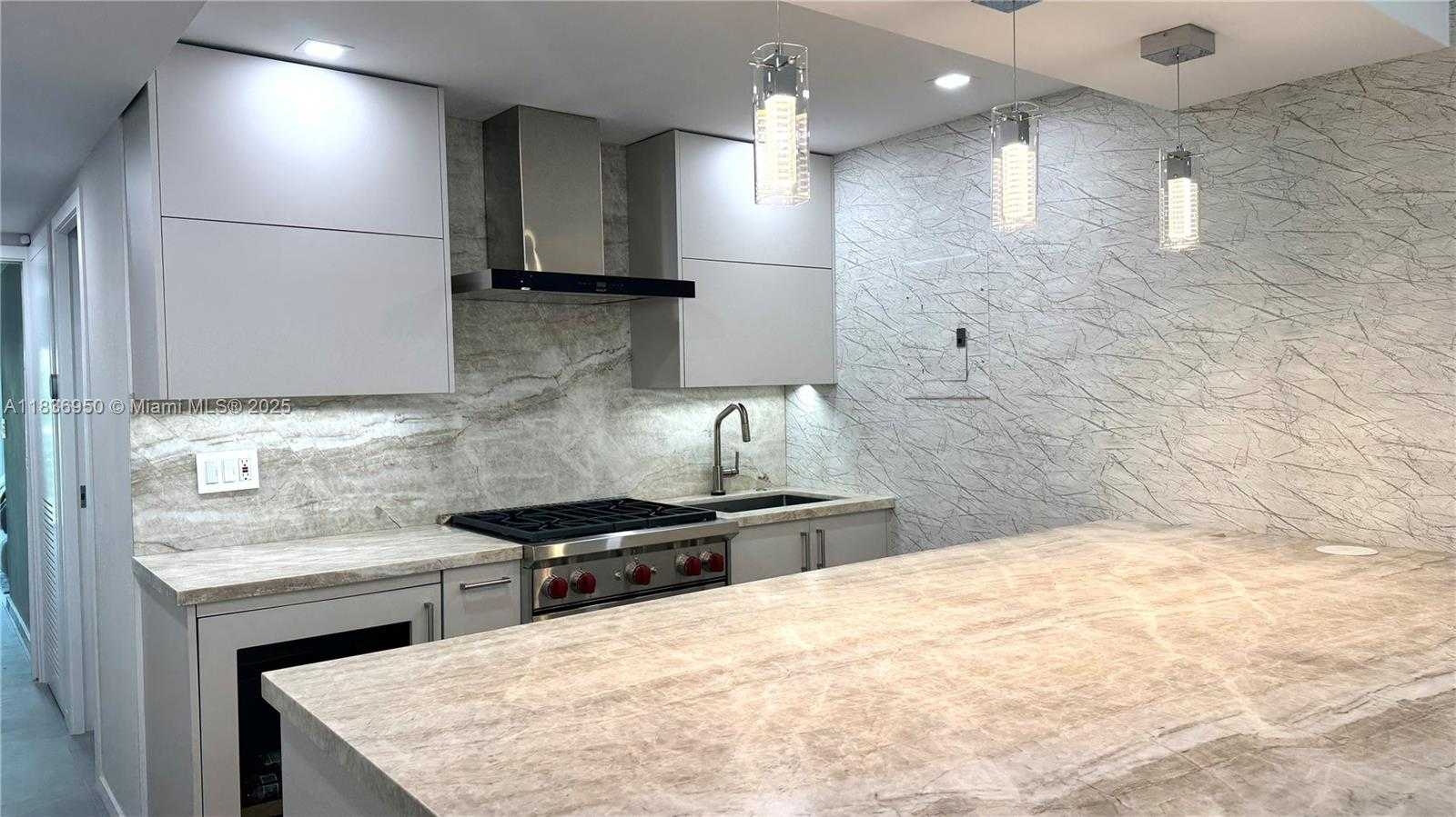 Small Image of 405 NORTH HIBISCUS DR #203, Miami Beach Number 8