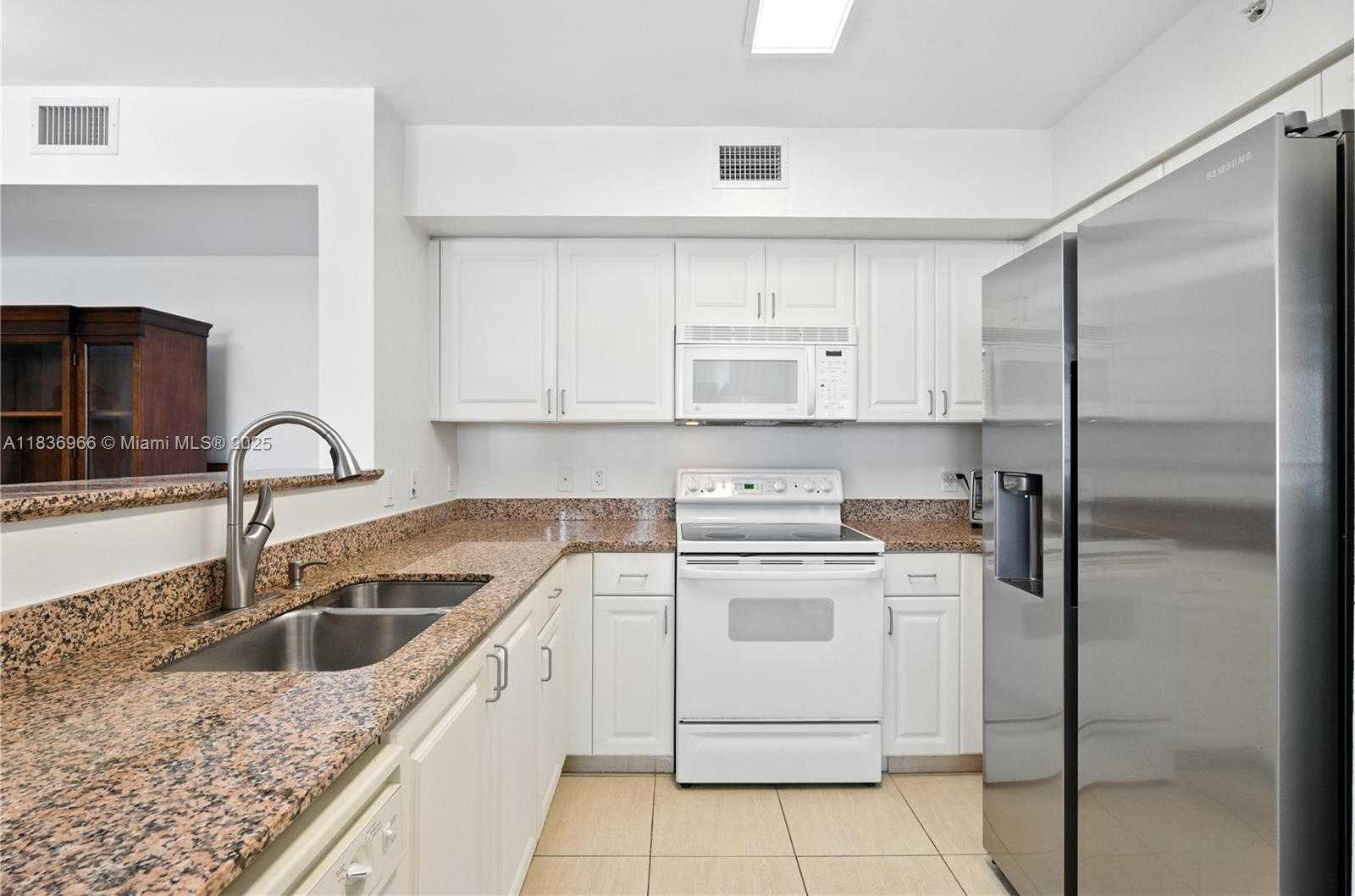 Small Image of 1155 BRICKELL BAY DR #703, Miami Number 10