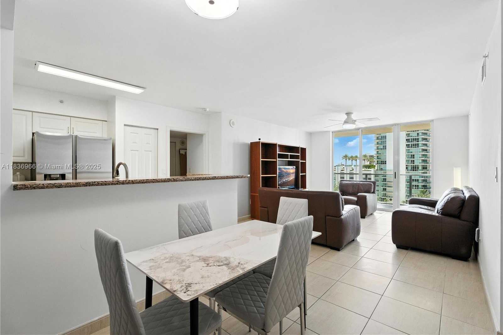 Small Image of 1155 BRICKELL BAY DR #703, Miami Number 3
