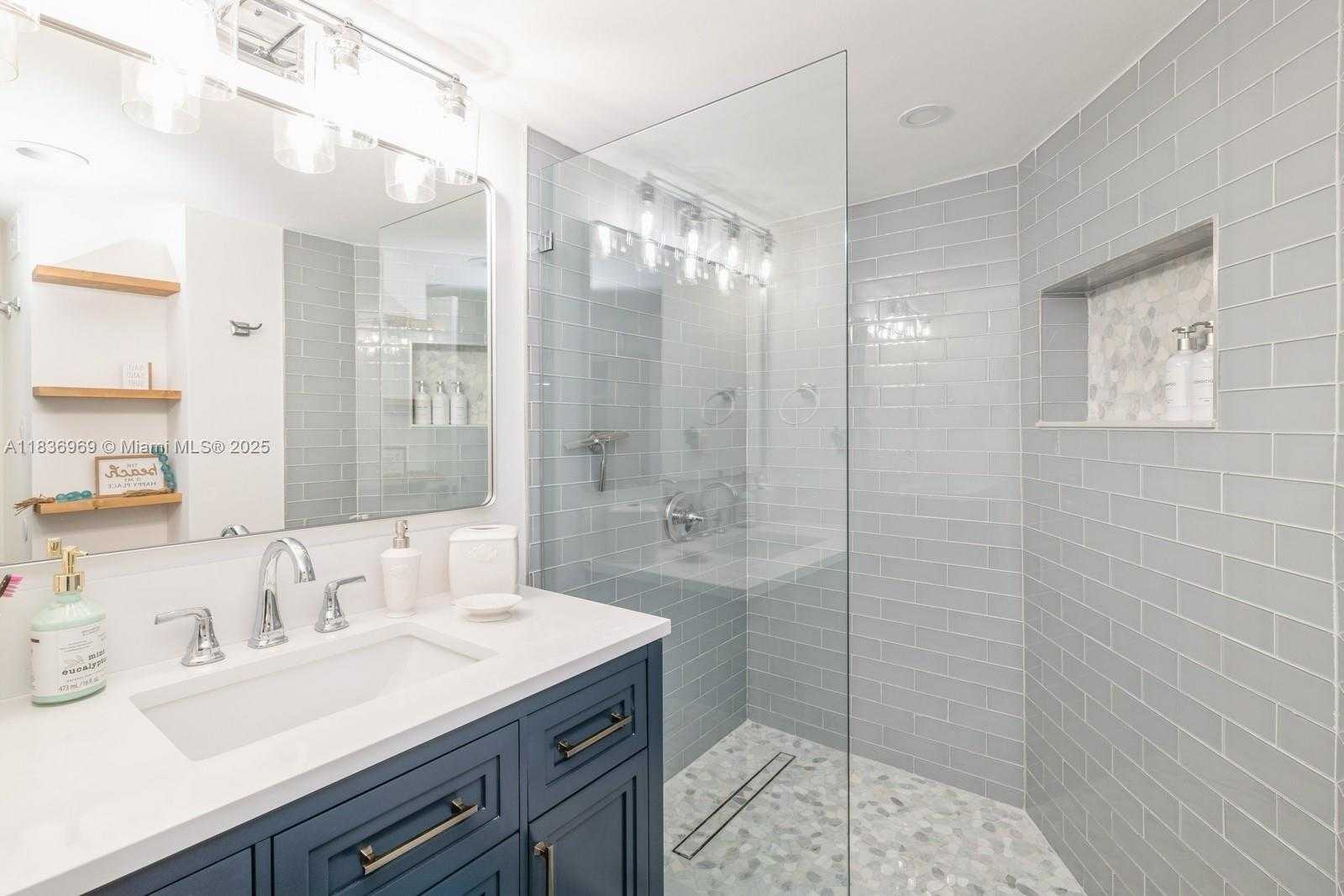 Small Image of 7135 COLLINS AVE #1125, Miami Beach Number 11