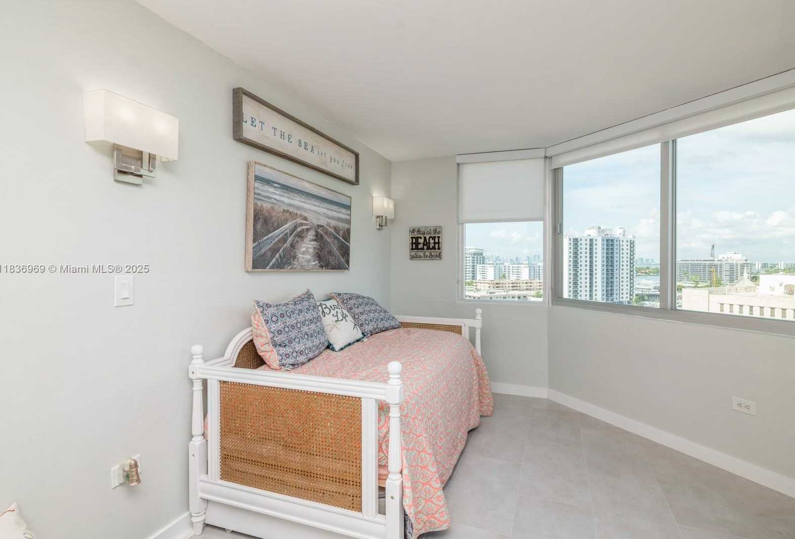 Small Image of 7135 COLLINS AVE #1125, Miami Beach Number 12