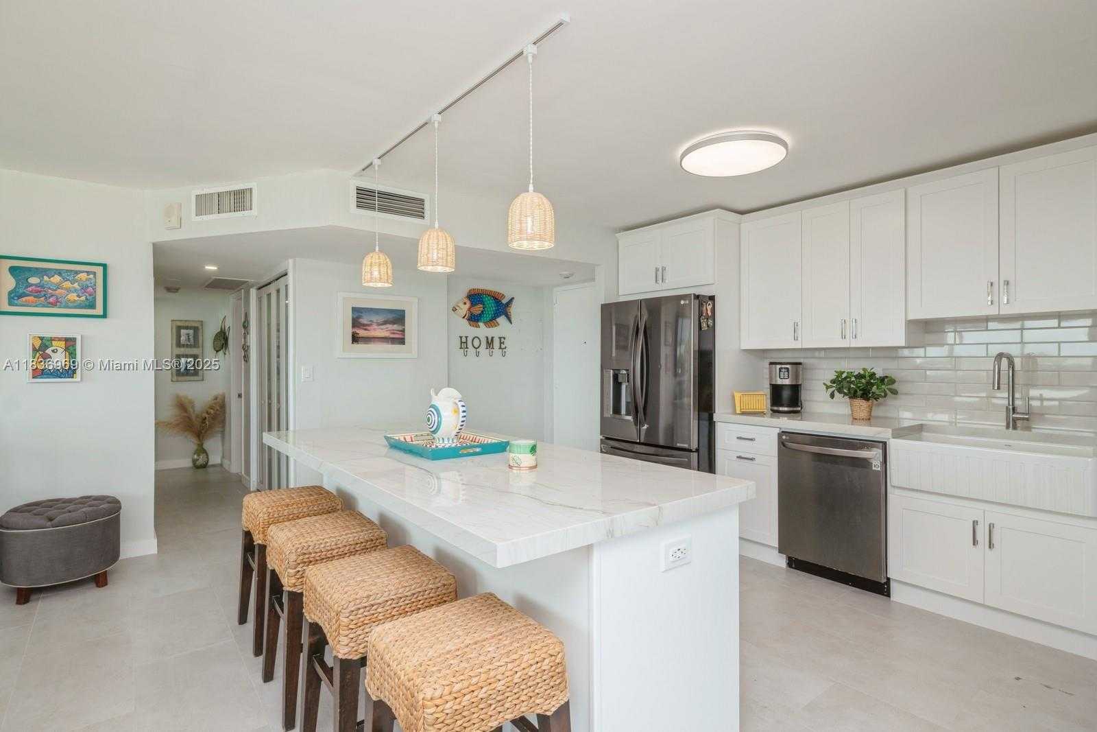 Small Image of 7135 COLLINS AVE #1125, Miami Beach Number 6