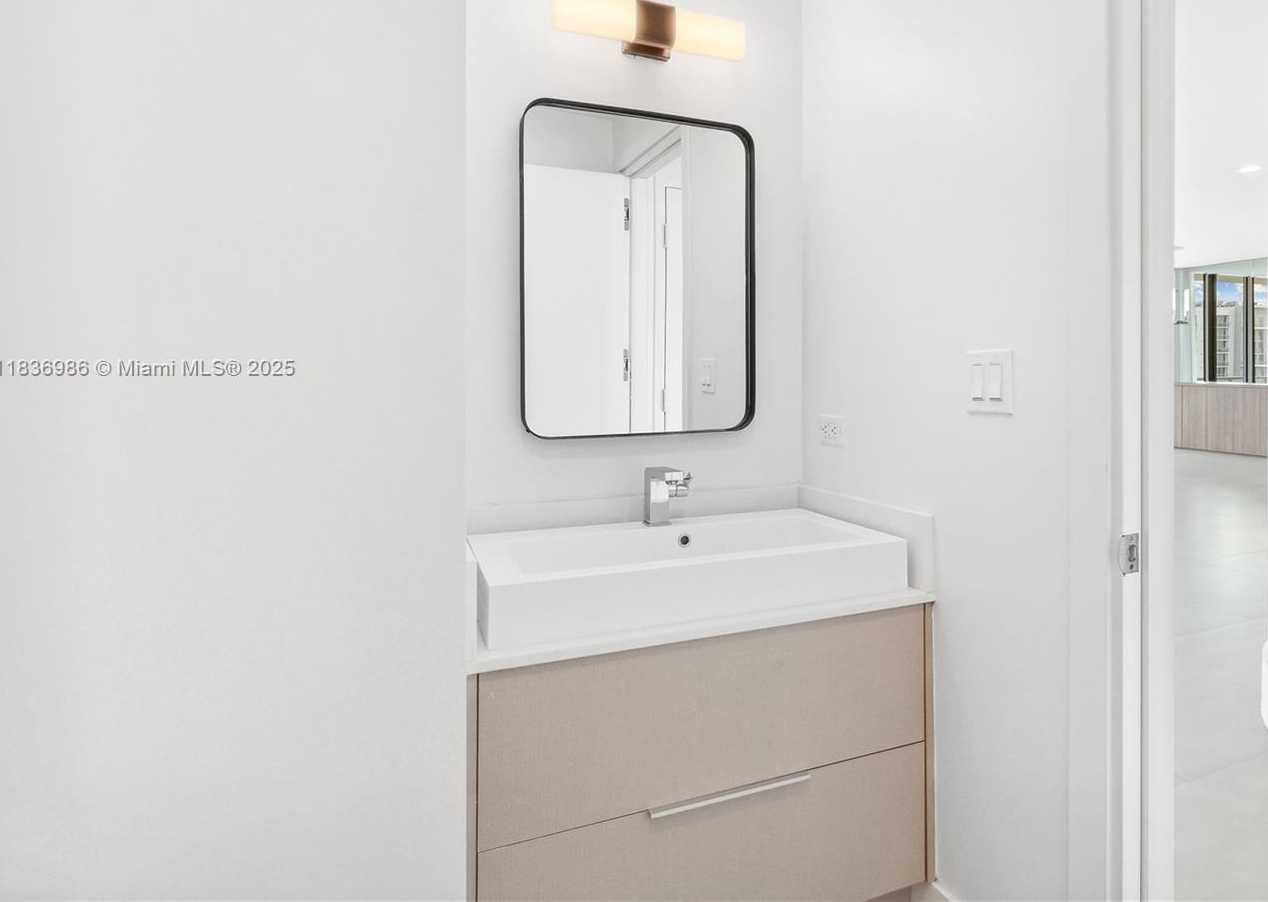 Small Image of 3470 EAST COAST AVE #H1701, Miami Number 23