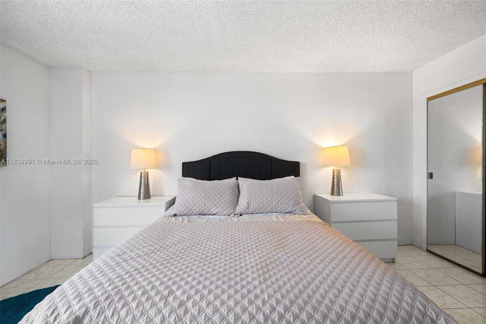 Small Image of 100 BAYVIEW DR #420, Sunny Isles Beach Number 11