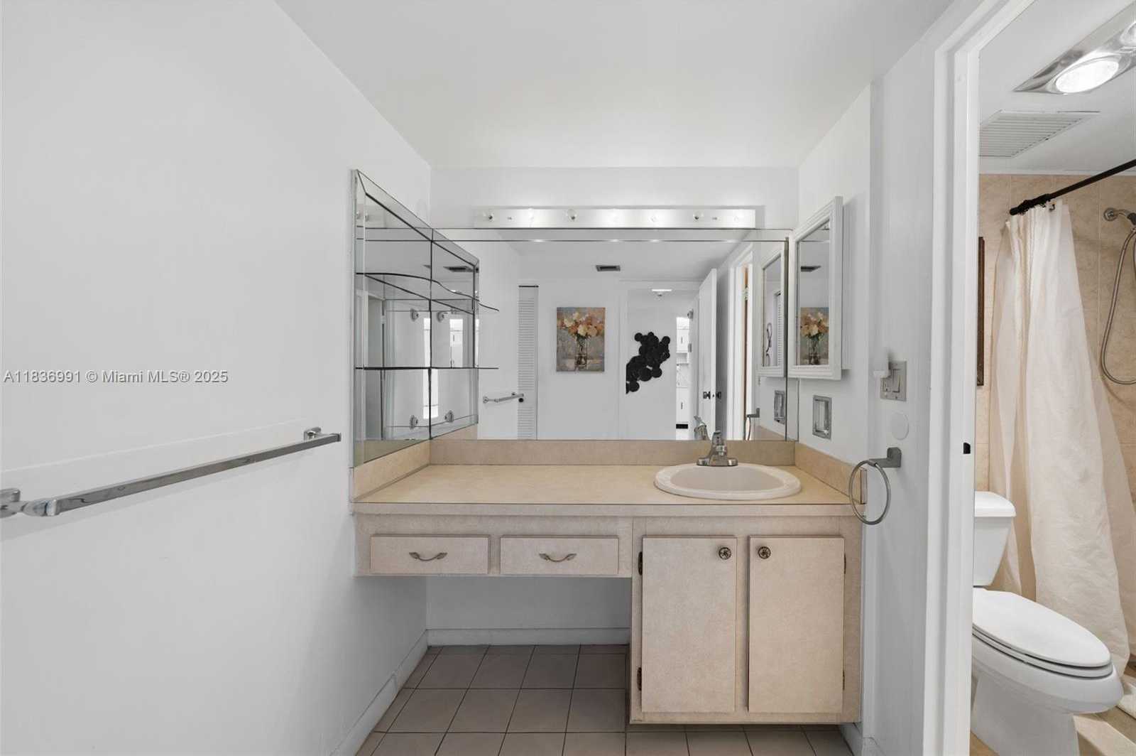 Small Image of 100 BAYVIEW DR #420, Sunny Isles Beach Number 13