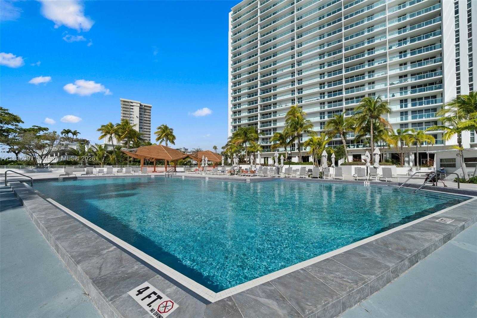 Small Image of 100 BAYVIEW DR #420, Sunny Isles Beach Number 20