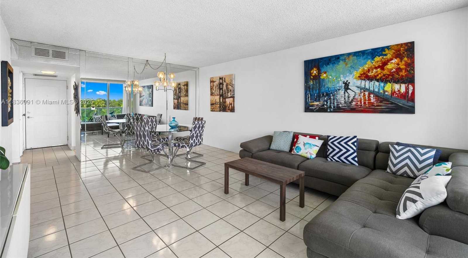Small Image of 100 BAYVIEW DR #420, Sunny Isles Beach Number 5