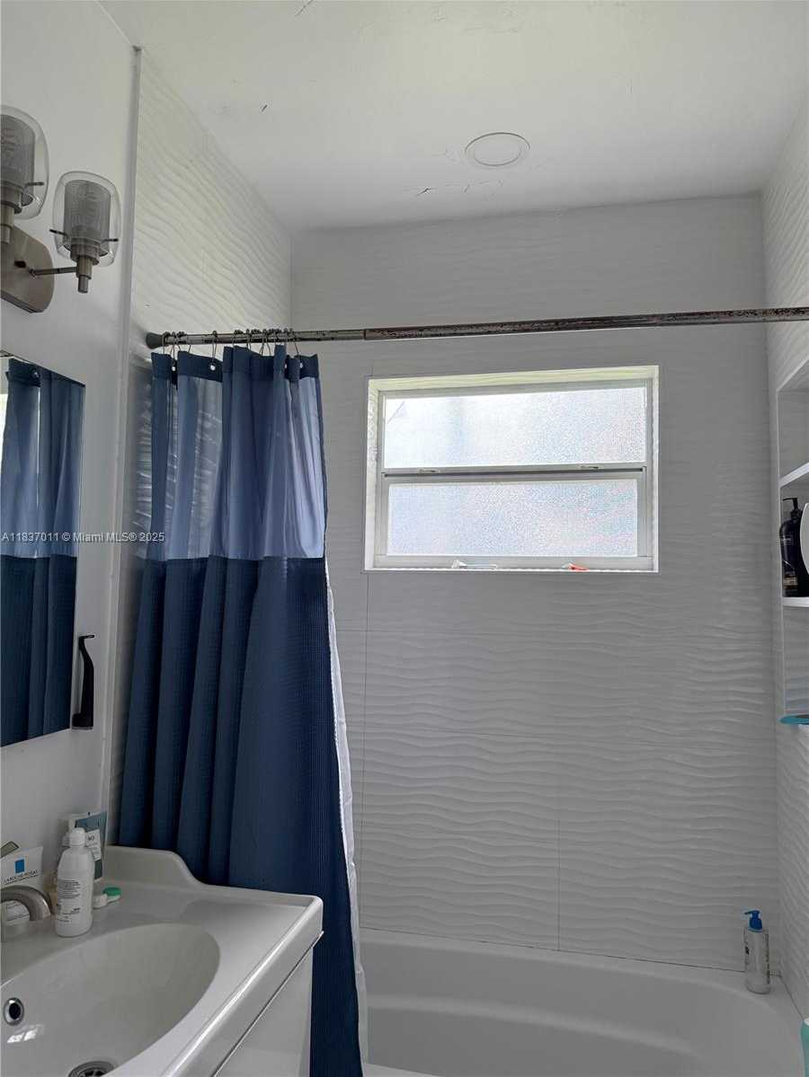 Small Image of 16 MALAGA AVE, Coral Gables Number 10