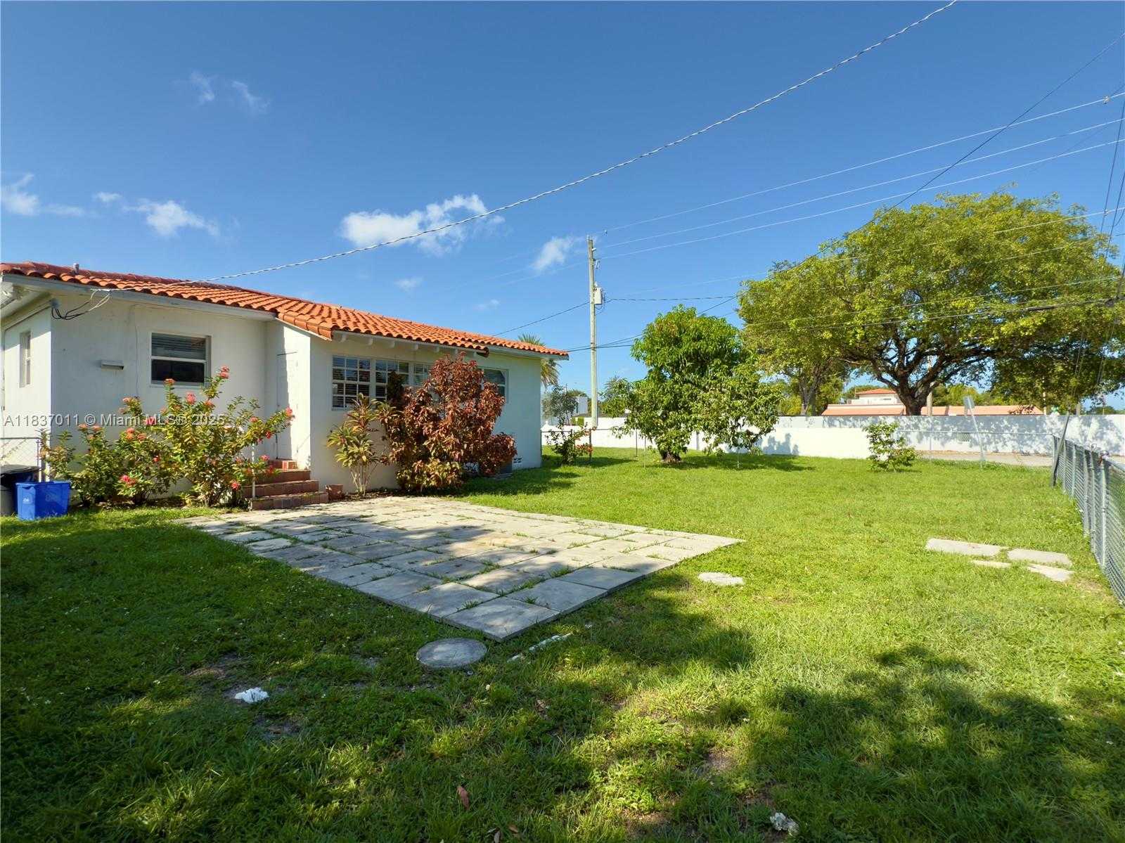 Small Image of 16 MALAGA AVE, Coral Gables Number 11