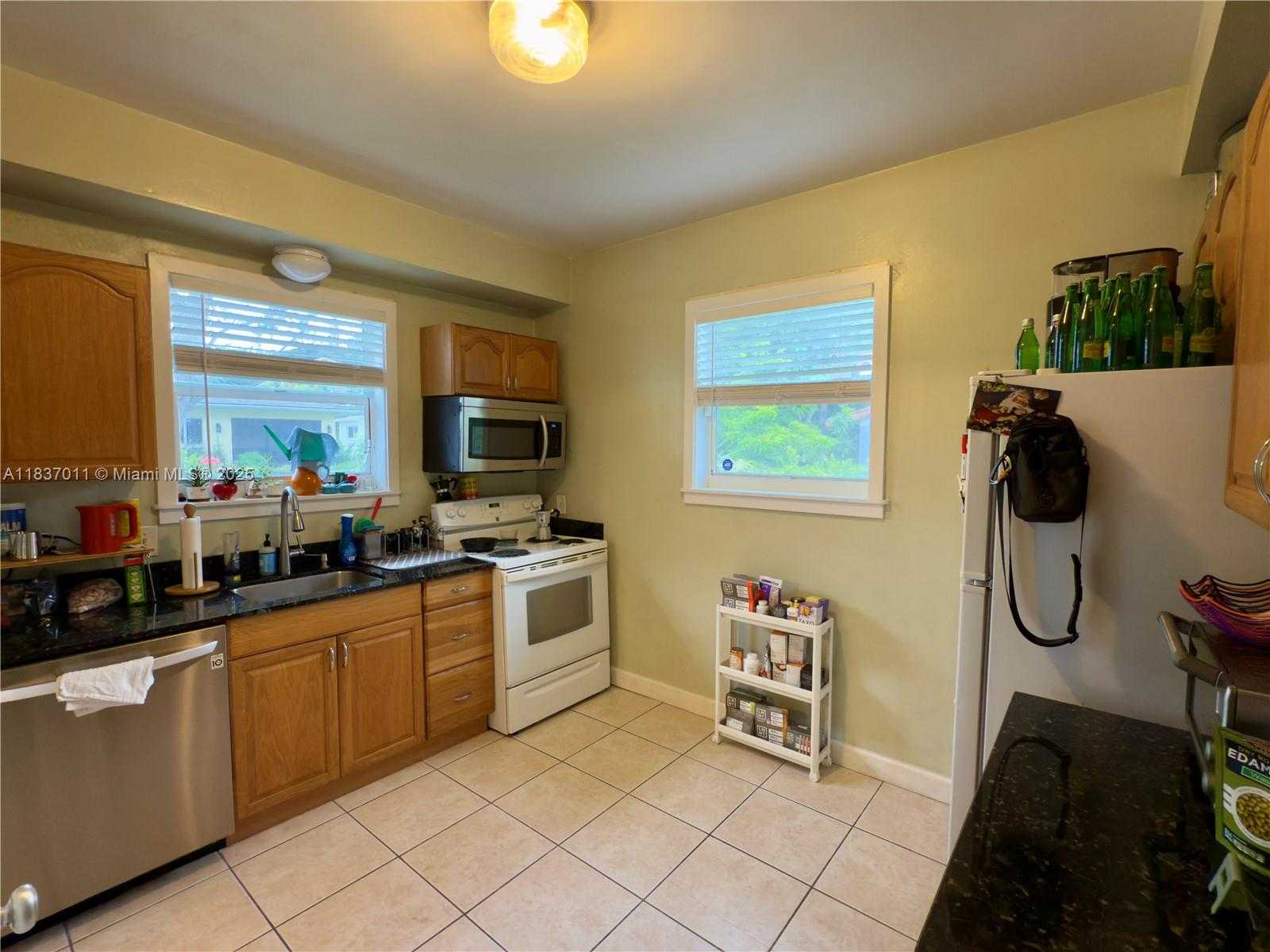 Small Image of 16 MALAGA AVE, Coral Gables Number 5