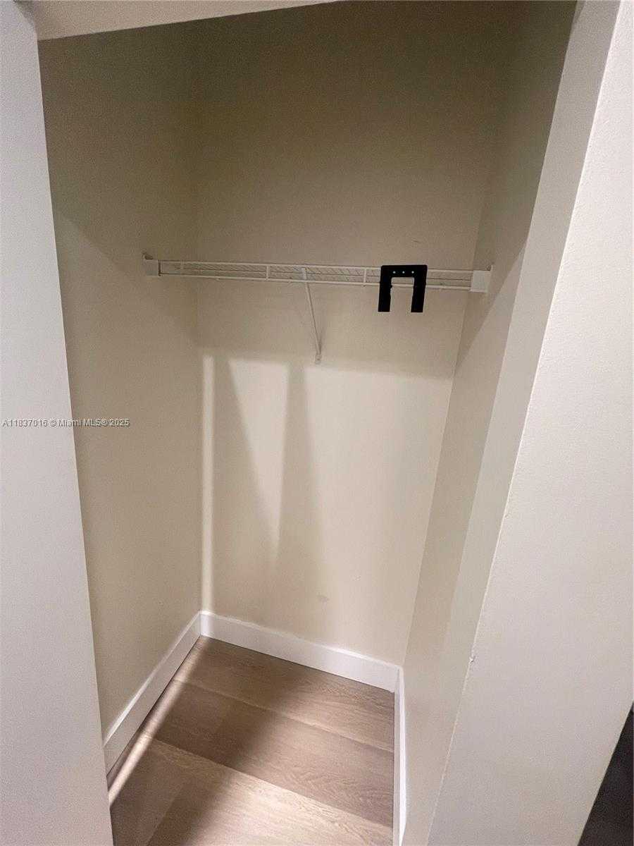Small Image of 2001 BISCAYNE BLVD #2217, Miami Number 12