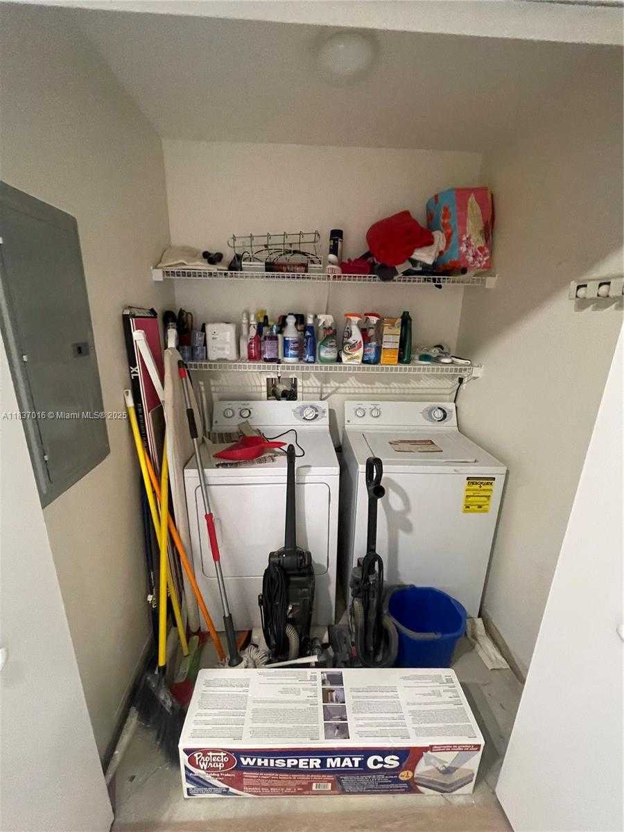 Small Image of 2001 BISCAYNE BLVD #2217, Miami Number 16