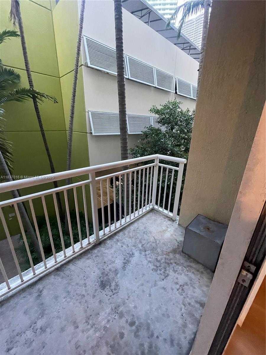 Small Image of 2001 BISCAYNE BLVD #2217, Miami Number 18