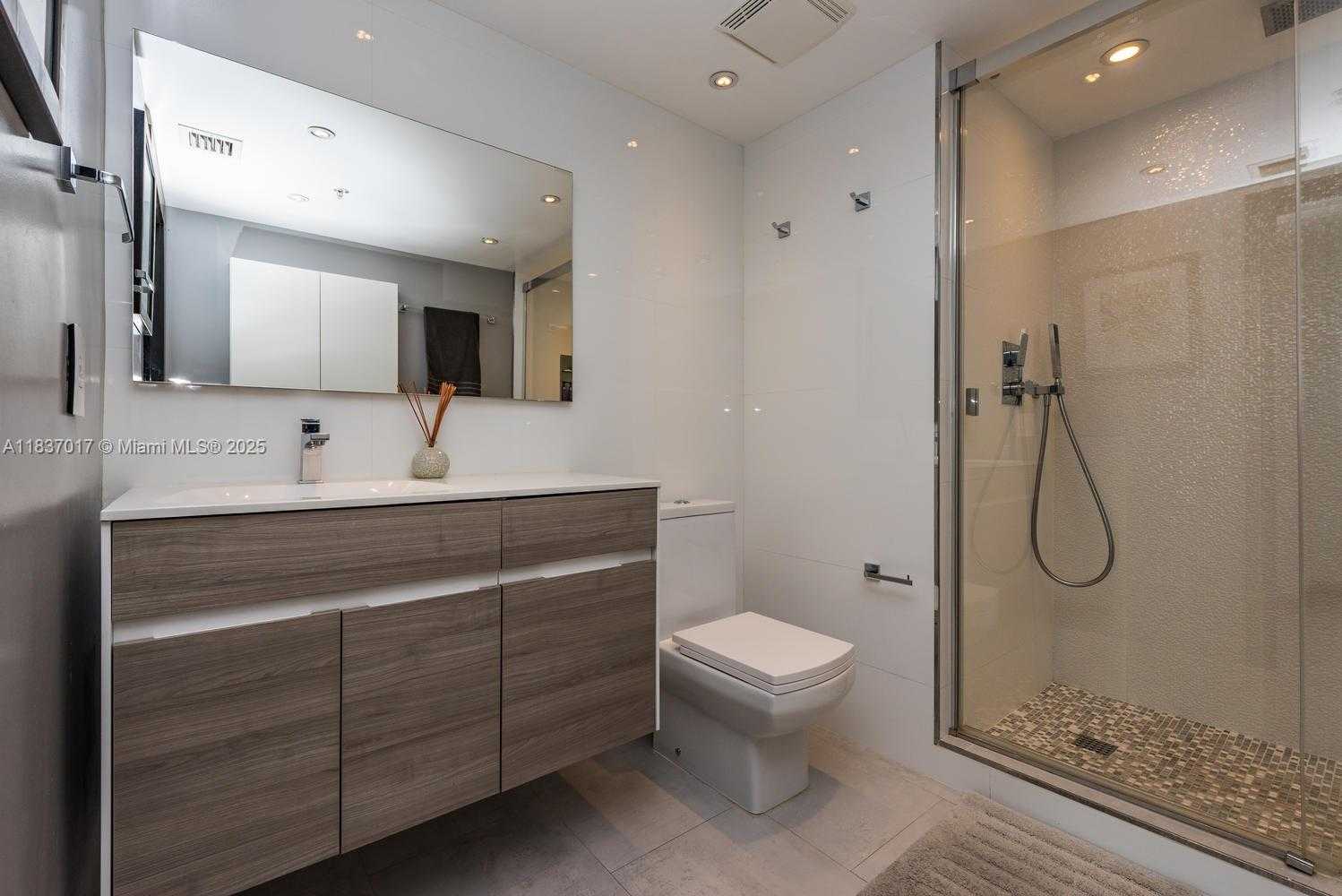 Small Image of 31 SOUTH EAST 5TH ST #2209, Miami Number 15