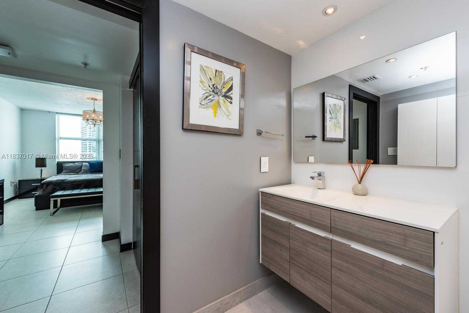 Small Image of 31 SOUTH EAST 5TH ST #2209, Miami Number 16