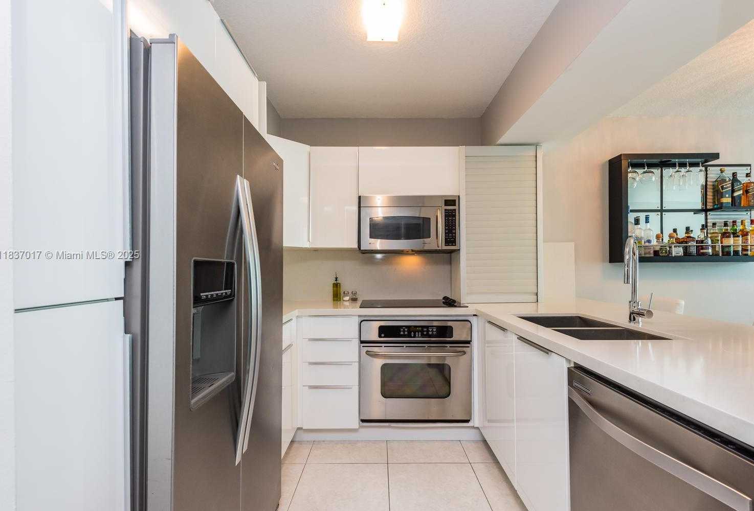 Small Image of 31 SOUTH EAST 5TH ST #2209, Miami Number 3