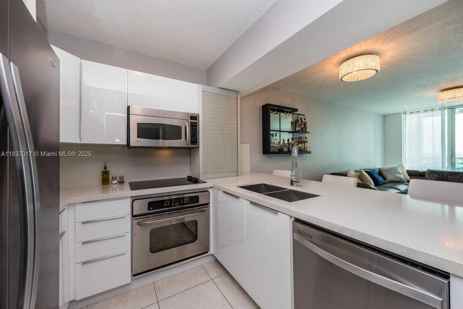 Small Image of 31 SOUTH EAST 5TH ST #2209, Miami Number 4