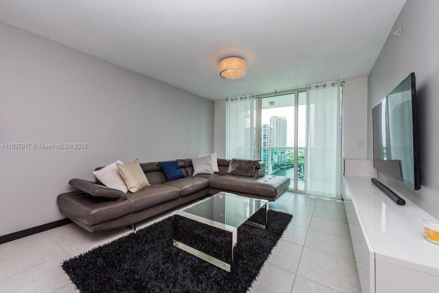 Small Image of 31 SOUTH EAST 5TH ST #2209, Miami Number 8