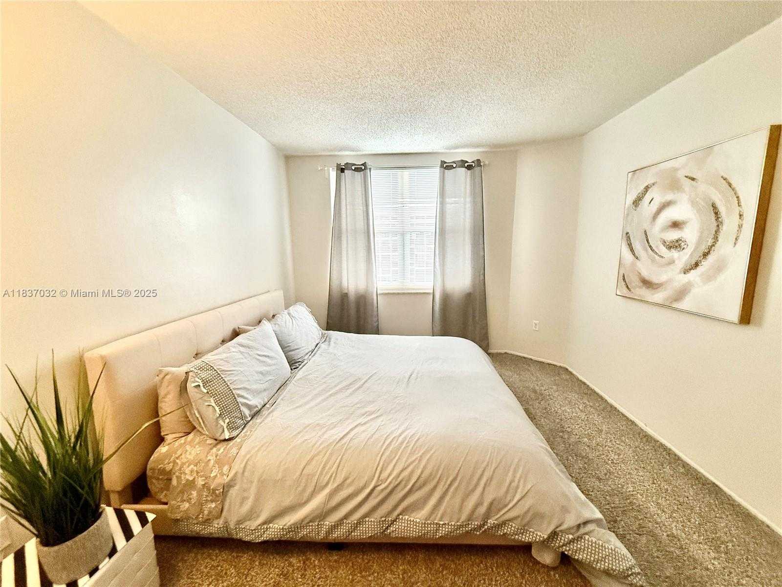 Small Image of 1985 SOUTH OCEAN DR #10L, Hallandale Beach Number 9
