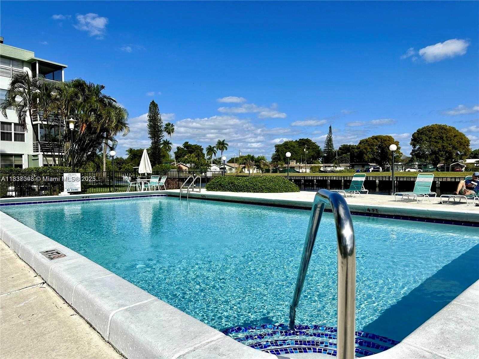 Small Image of 2731 TAFT ST #102, Hollywood Number 10