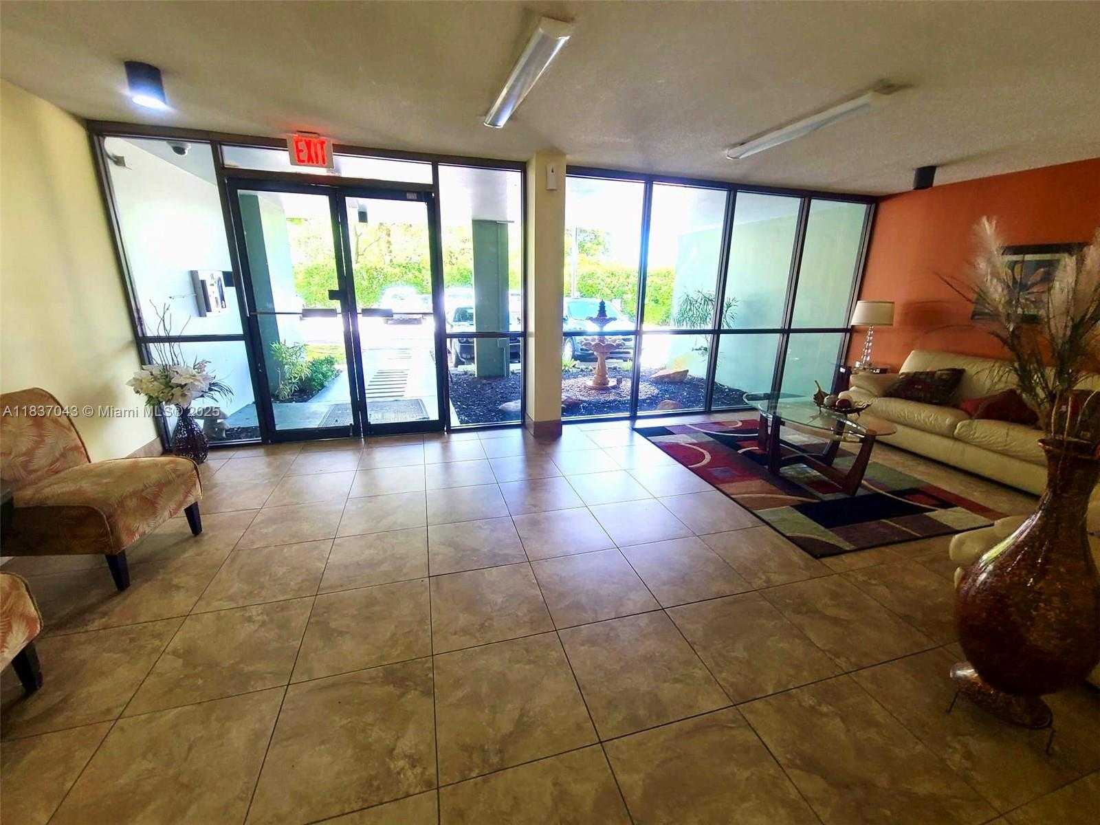 Small Image of 2731 TAFT ST #102, Hollywood Number 9