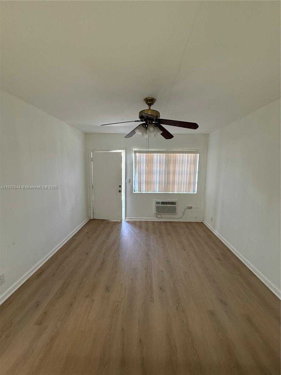 Small Image of 1845 PEMBROKE RD #2-11, Hollywood Number 4