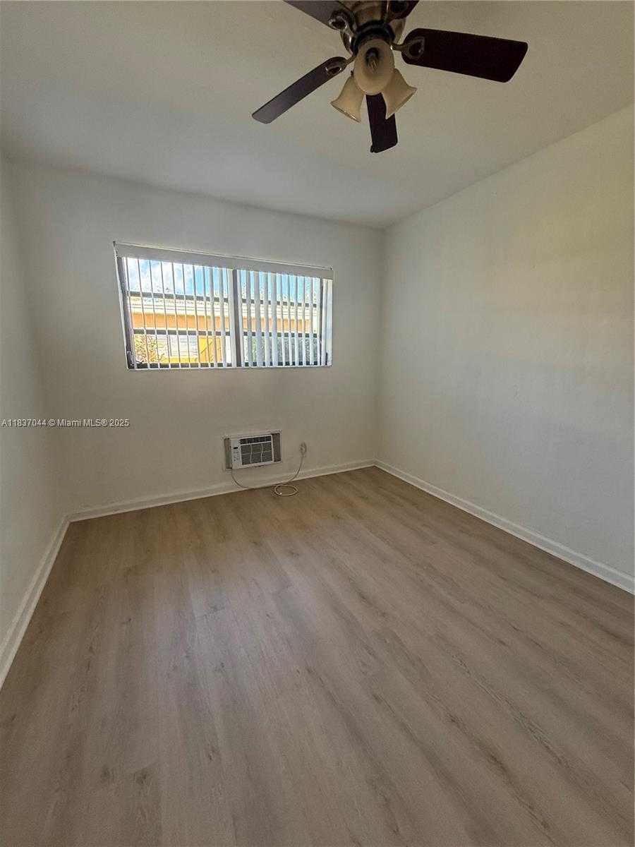 Small Image of 1845 PEMBROKE RD #2-11, Hollywood Number 7