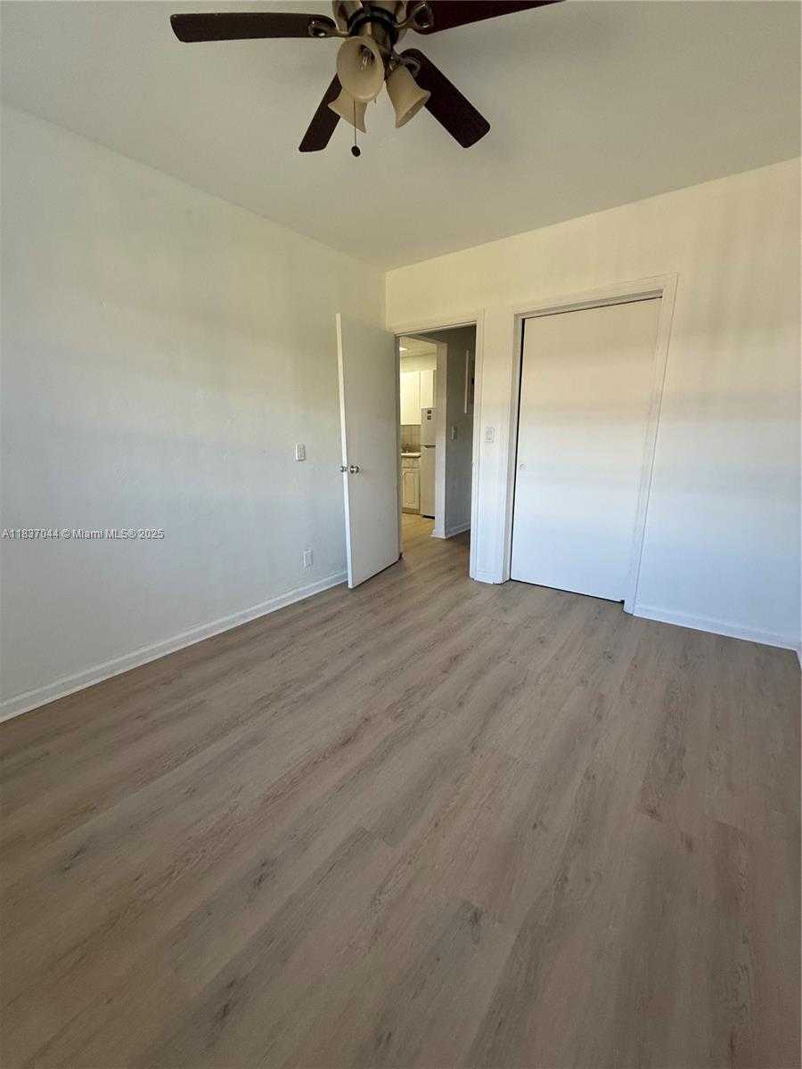 Small Image of 1845 PEMBROKE RD #2-11, Hollywood Number 8