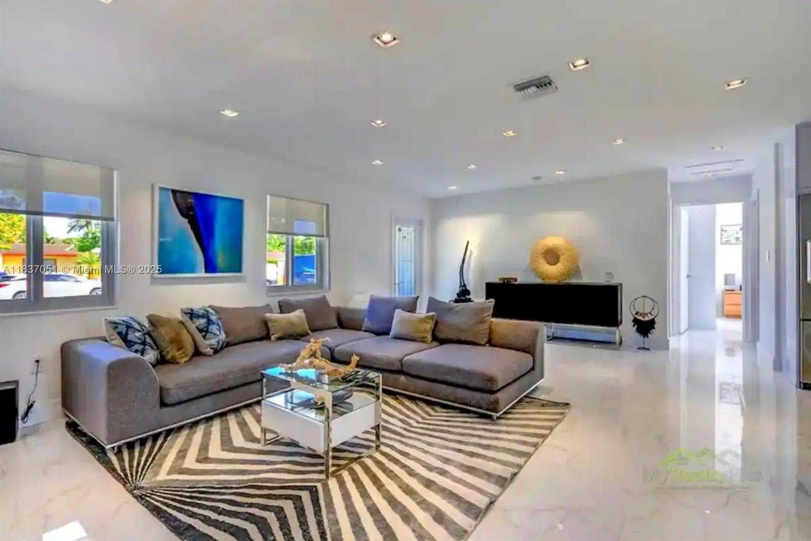 Small Image of 10010 SOUTH WEST 162ND ST, Miami Number 10