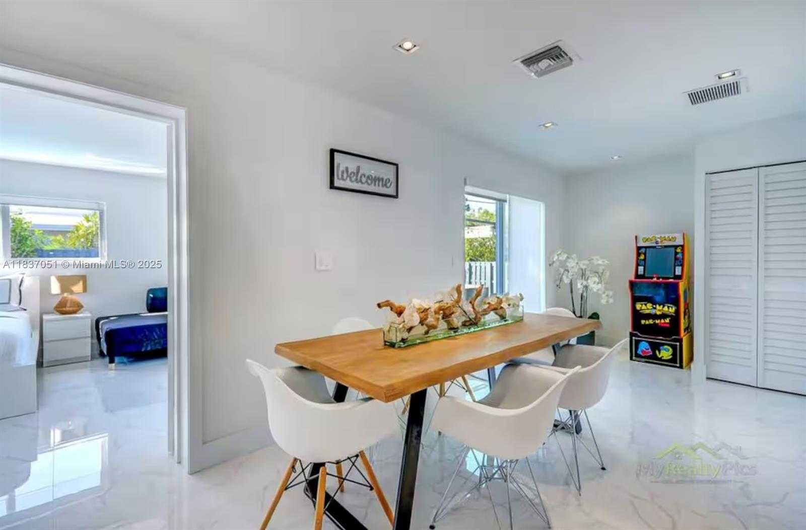 Small Image of 10010 SOUTH WEST 162ND ST, Miami Number 13