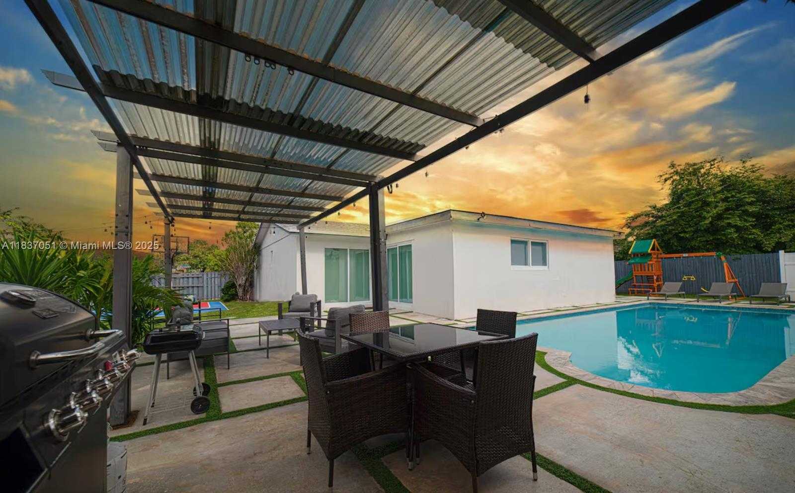 Small Image of 10010 SOUTH WEST 162ND ST, Miami Number 2