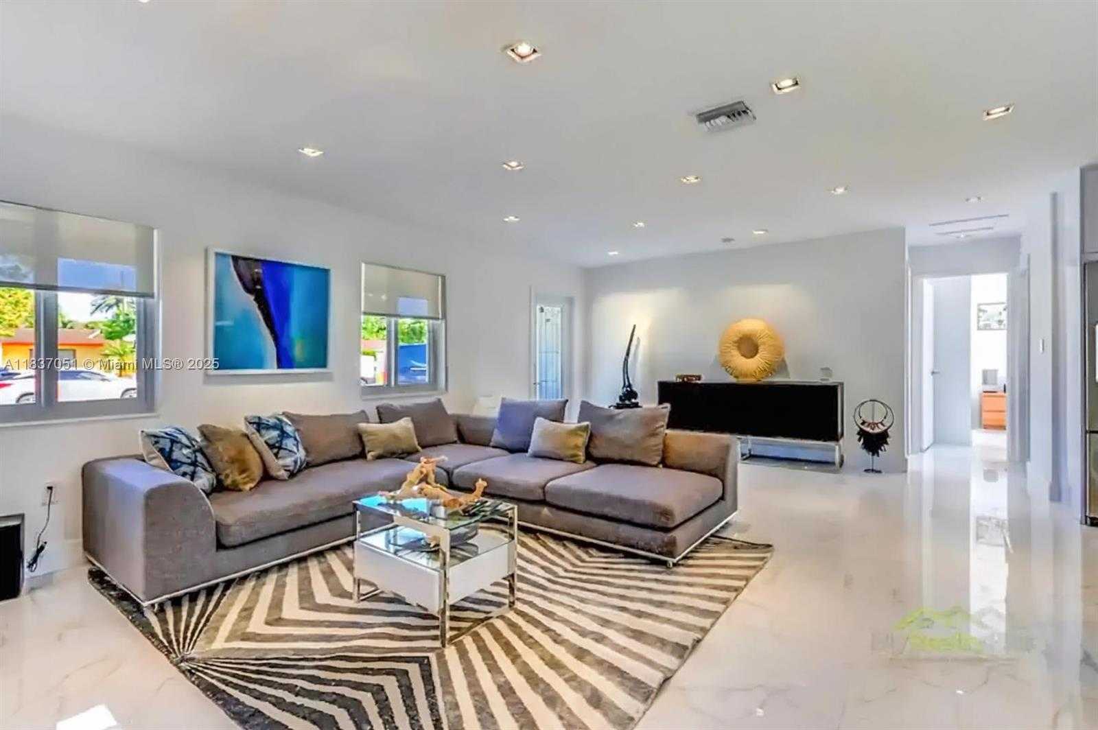 Small Image of 10010 SOUTH WEST 162ND ST, Miami Number 8