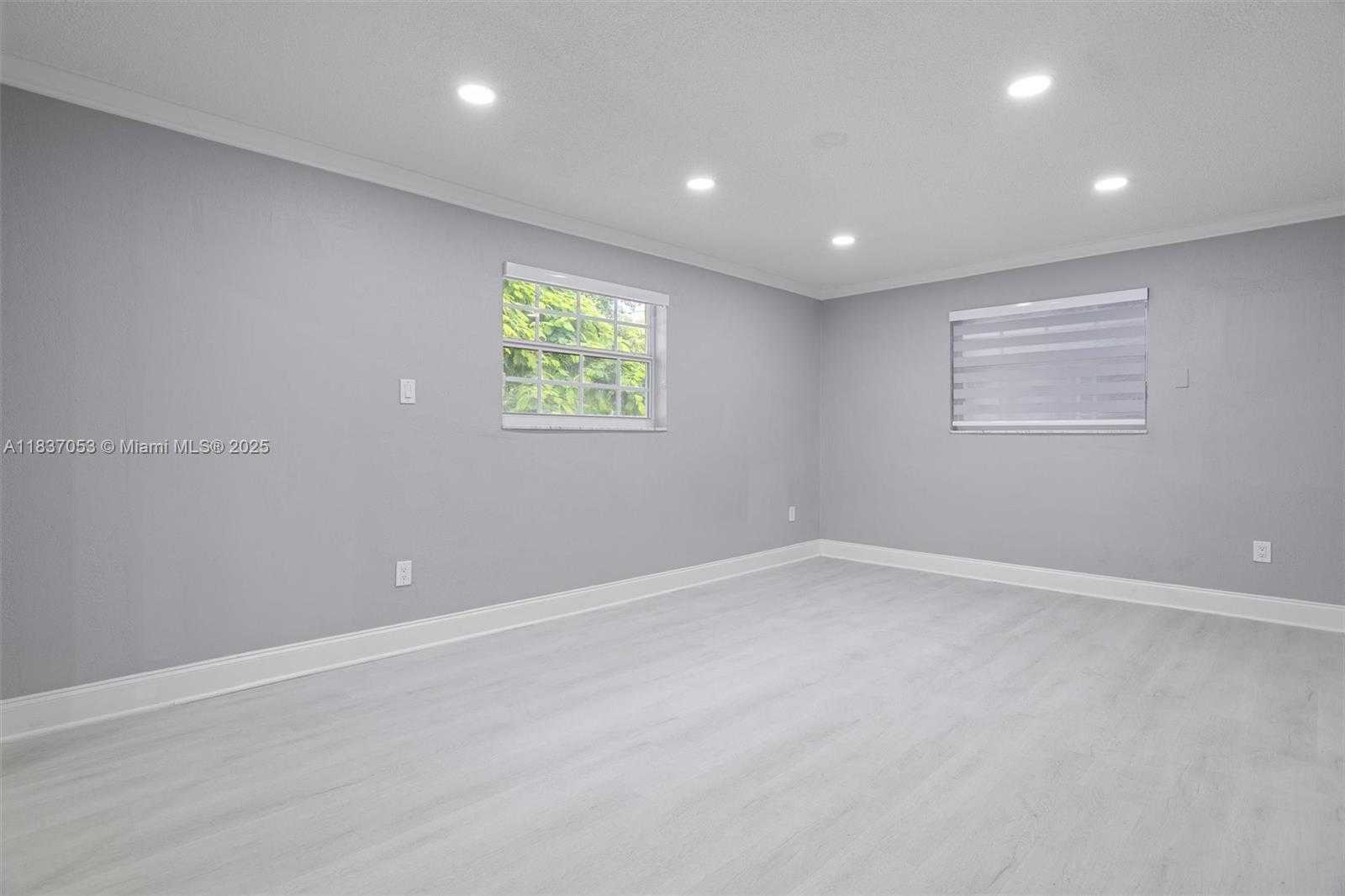 Small Image of 3240 SOUTH WEST 69TH AVE, Miami Number 12